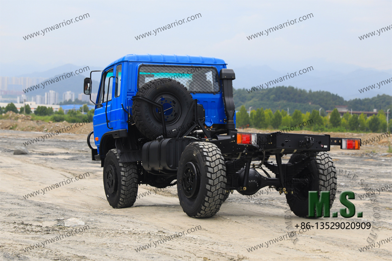 နောက်ပြန်ရှုထောင့် 4x4 Off-Rook Truck Truck Truck