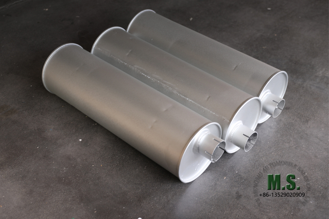 Dongfeng 6*4 Truck Muffler_ ရောင်းရန် Muffler ယာဉ်အပိုပစ္စည်း တင်ပို့သည့်စက်ရုံ