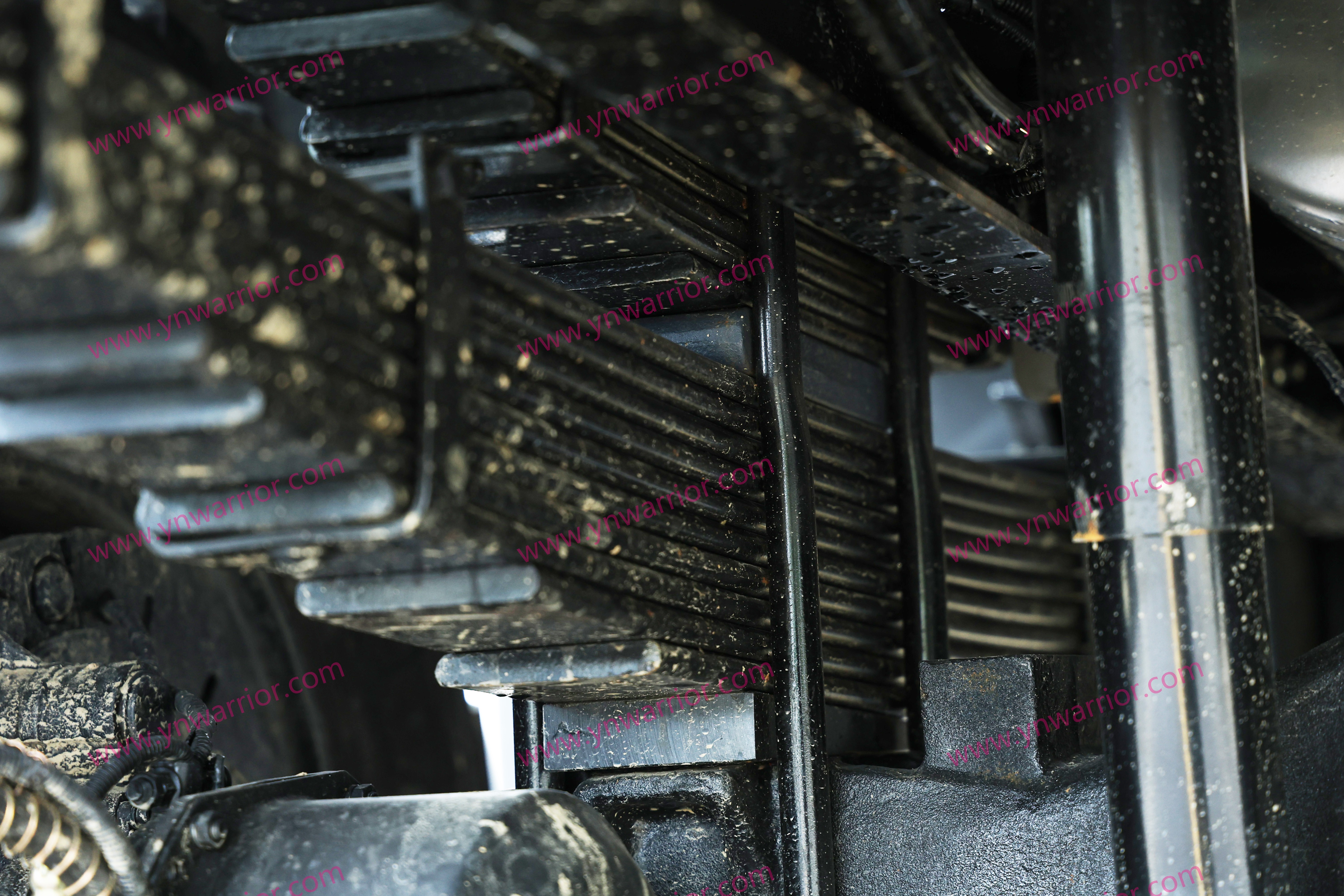 အားလက်နက်ကိုင်တပ်ဖွဲ့မှ 