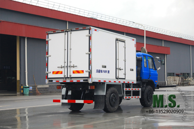 190 ကြက်ခ်အား 4x4 စုစုပေါင်းအလေးချိန် 4x4 Off-Road Dongfeng ရေခဲသေတ္တာ Dongfeng ရေခဲသေတ္တာထရပ်ကားထရပ်ကား, cummins အင်ဂျင်, နောက်ဘက်တစ်ခုတည်းတာယာများ,