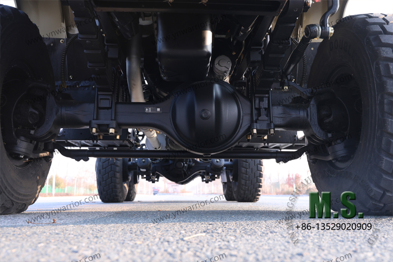 ဒေါင်ဖန် 6x6 ရှည်လျားသောနှာခေါင်းထရပ်ကား ကိုယ်ထည်ဖြင့် CTIS ဒေါင်ဖန် 6x6 ရှည်လျားသောနှာခေါင်းထရပ်ကား ကိုယ်ထည်နှင့် တက္ကစီအစိုင်အခဲ တောင့်တင်းသောကိုယ်ထည် dongfeng 6x6 ရှည်လျားသောနှာခေါင်းထရပ်ကား ကိုယ်ထည်နှင့် CTIS 