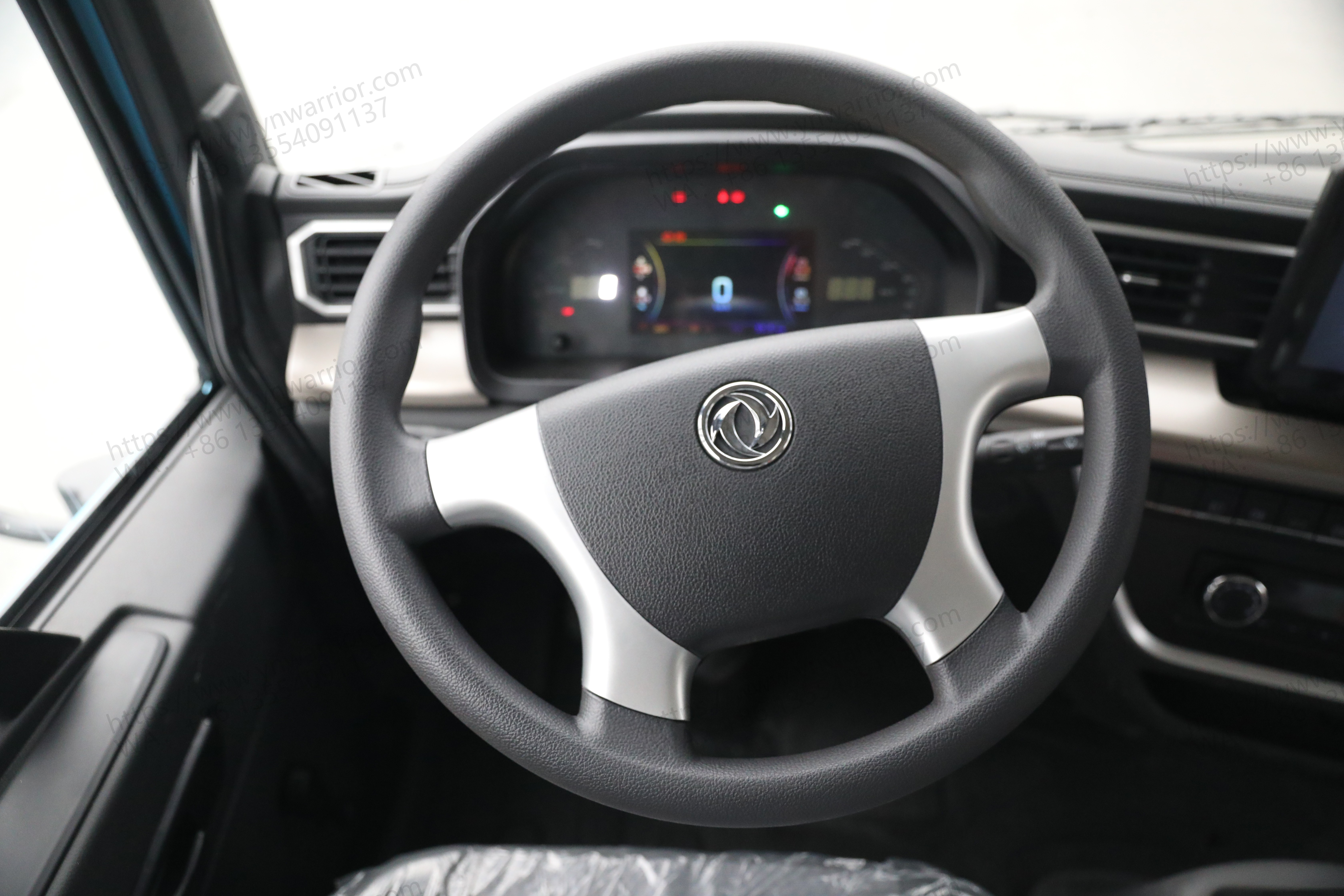 Dongfeng Off- လမ်းဘတ်စ်ကားမောင်းနှင်မှု 