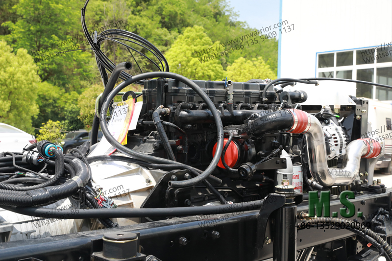 Rolling Chassis ထုတ်လုပ်သူ Cummins English 