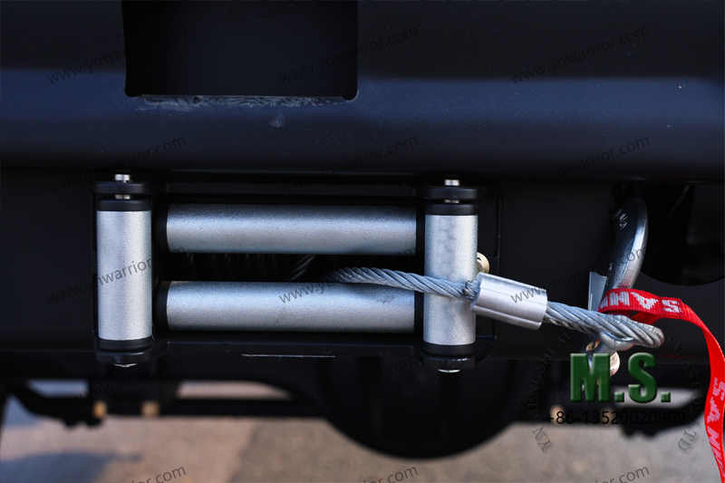 dongfeng 6x6 ရှည်လျားသောနှာခေါင်းထရပ်ကား ကိုယ်ထည်နှင့်အတူ ကိုယ်ထည်နှင့် လျှပ်စစ်ရှေ့မှ တွန်းလှည်းဖြင့် တက္ကစီ