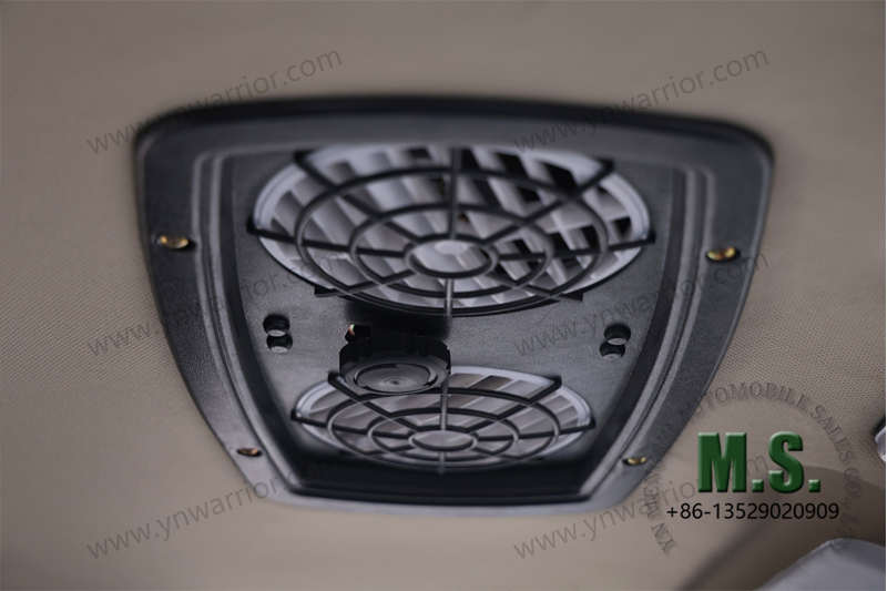 Dongfeng 11-တန် 6x6 off-road ထရပ်ကား တက္ကစီနောက်ဘက် တာယာတစ်ခုတည်း လေဝင်လေထွက် ပန်ကာ