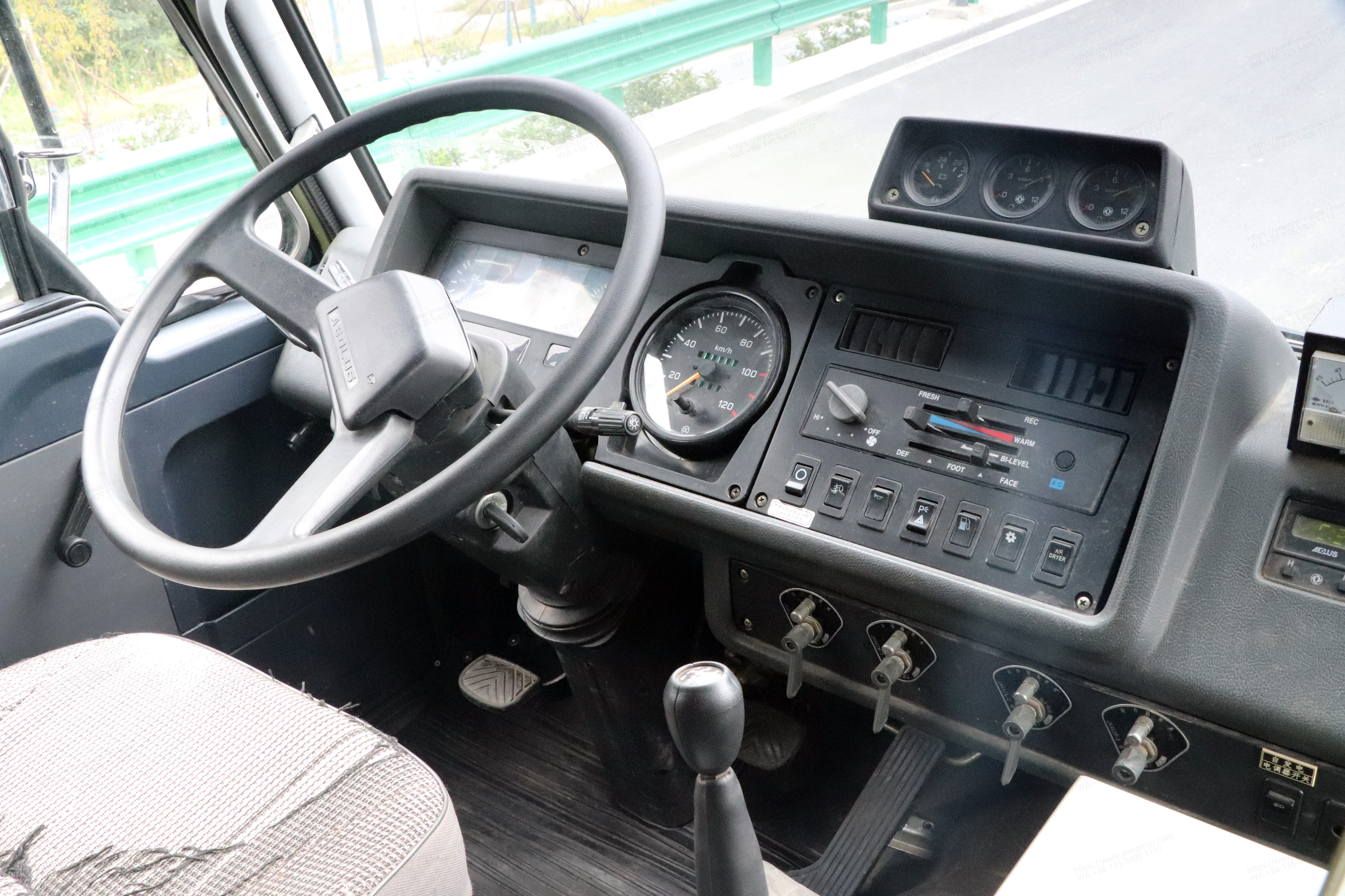 {T0]} 6x6 Off-Road Passenge Compute Truck Bus Cabin 