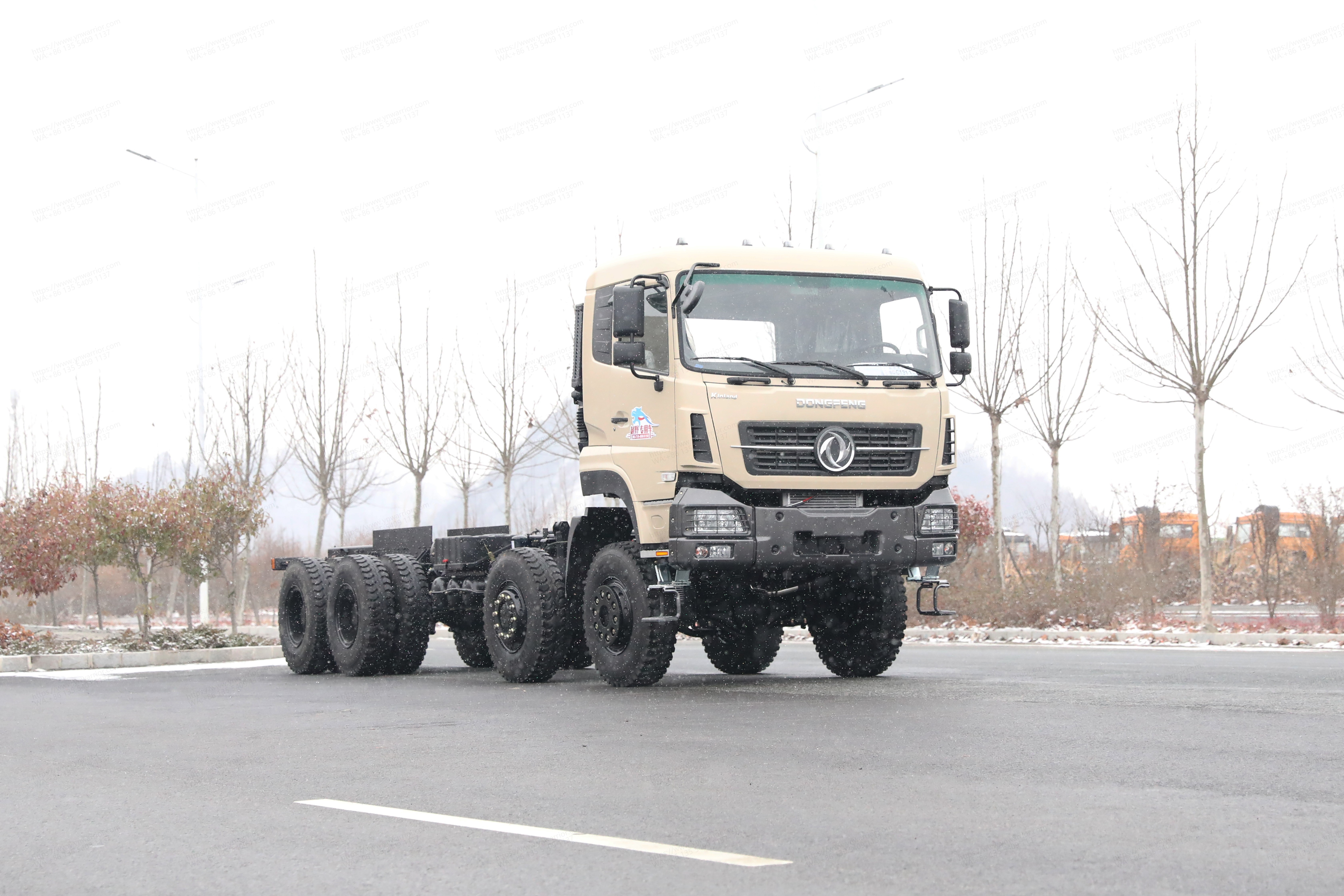 တရုတ် Dongfeng 8x8 Truck CHASSIS 