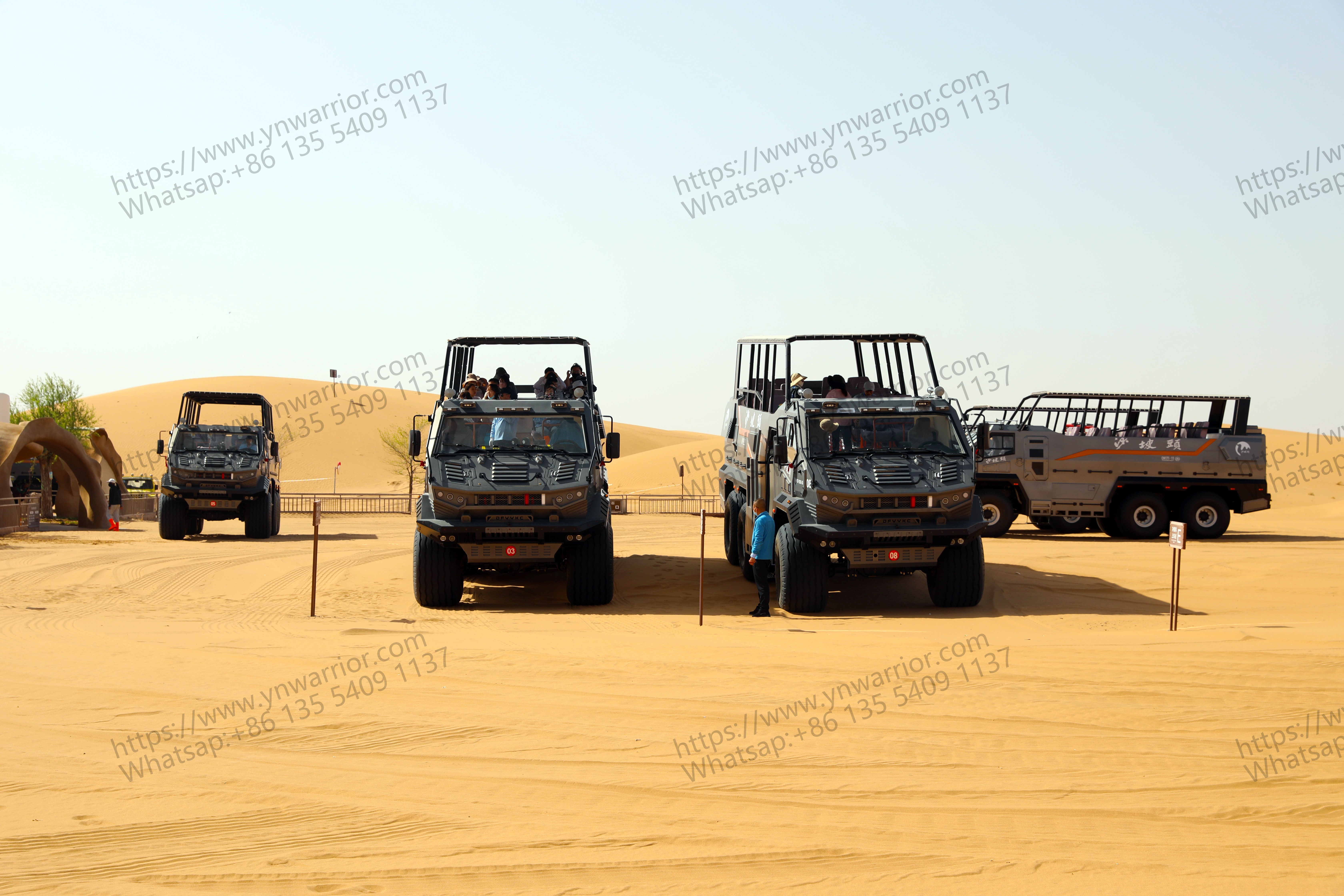 Lander Dest Cruiser ဘတ်စ်ကားစီးရီး 
