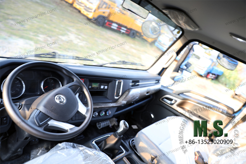 Cargo bedtrailer training module cab with additional brake 