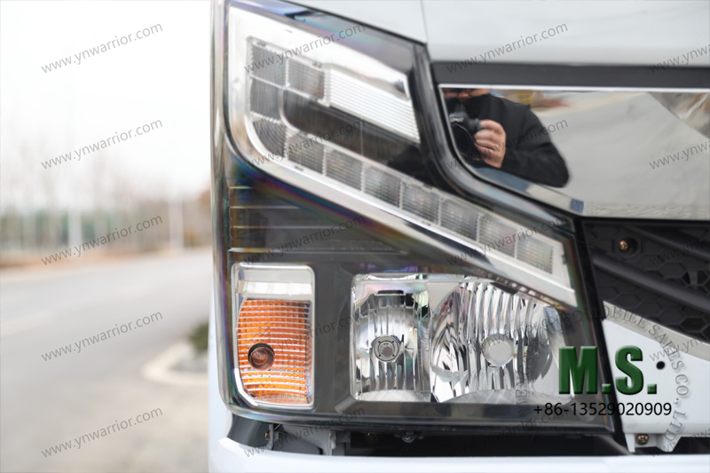 Dongfeng 4x4 ခေတ်မီတက္ကစီထရပ်ကားကိုယ်ထည် [t1]} 4x4 ခေတ်မီတက္ကစီကားခေါင်းခန်း ဒီဇိုင်းကောင်း 