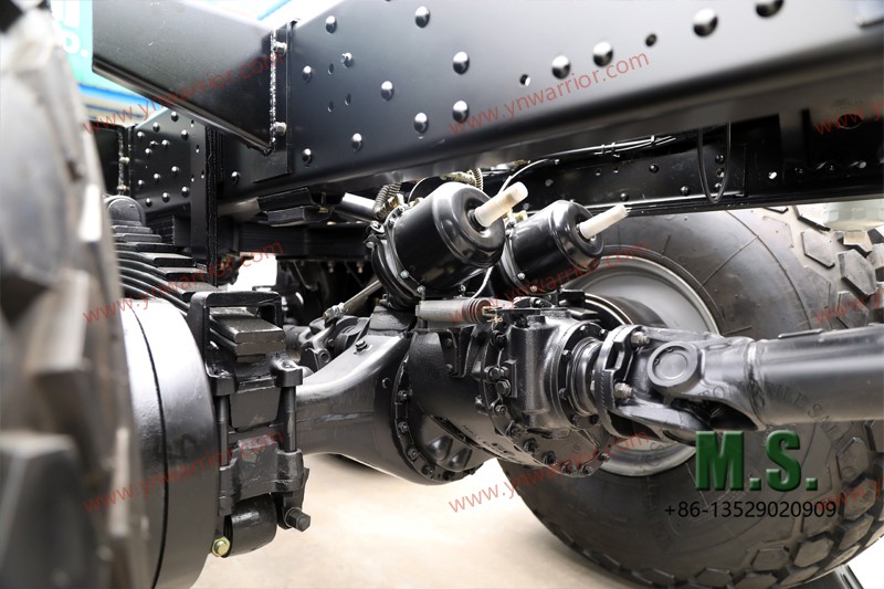 6x6 off-road စစ်ရေးလှုပ်ရှားမှု 