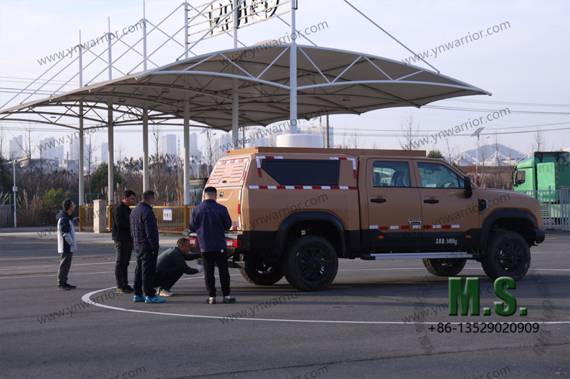 လွတ်လပ်သော တရုတ် 4x4 အဆင့်မြင့် 4x4 အမြင့်ပိုင်း စမ်းသပ်မြေပြင်တွင် တရုတ် 4x4 4x4 မြင့်မားသော ပစ်ကပ် တရားဝင်ခွင့်ပြုထားသော ပလာဇာရှိ 