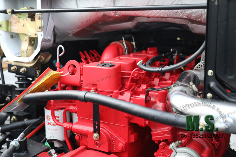 Dongfeng 4x4 ခေတ်မီတက္ကစီထရပ်ကားကိုယ်ထည်နှင့် တက္ကစီအလတ်စား စစ်မှန်သော Cummins 140-မြင်းကောင်ရေအင်ဂျင် 