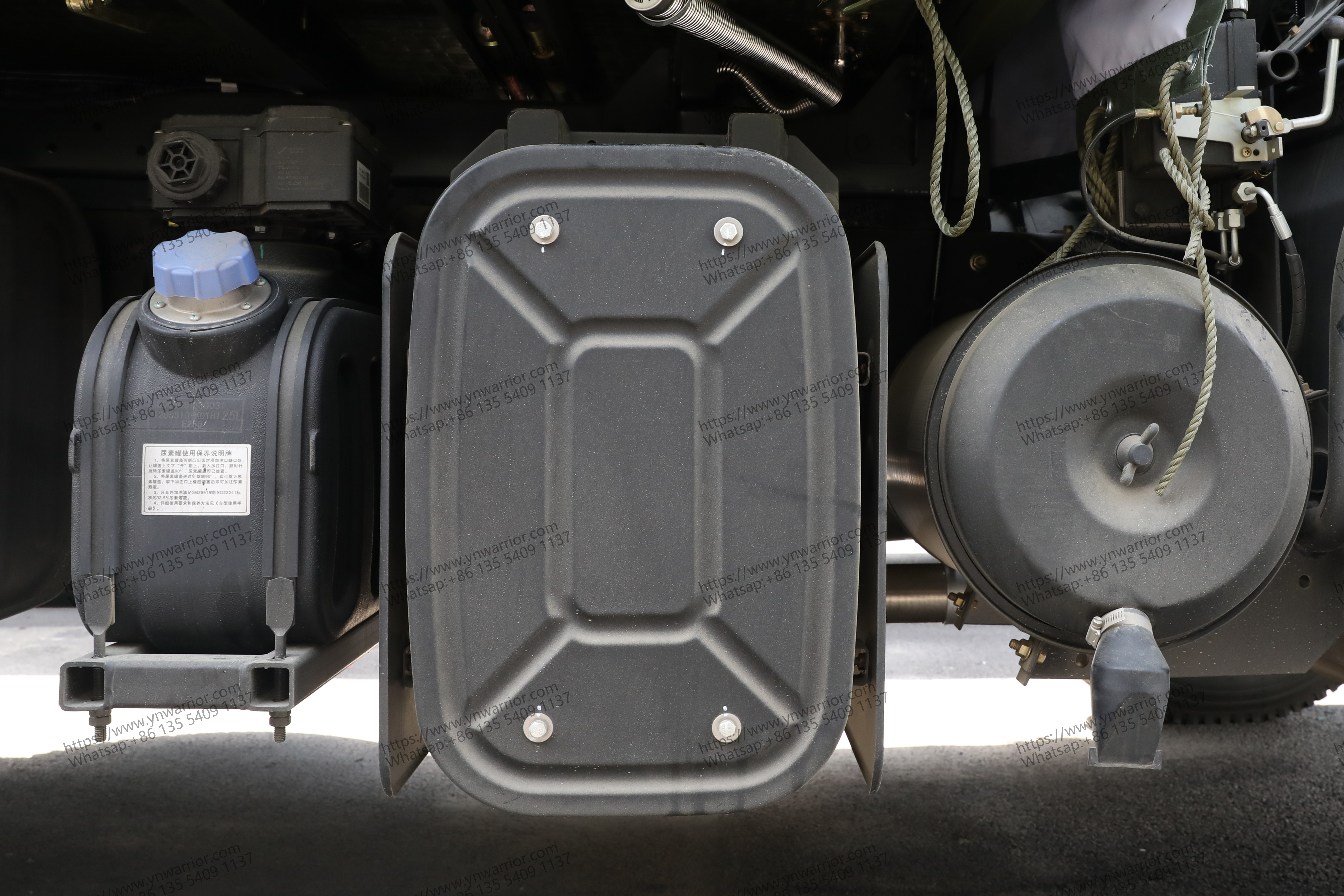 {t1]} 4x4 Prots Tructs နှင့်အတူ 