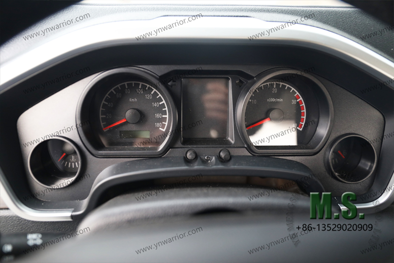 Dongfeng {[Mengshi 4x4 off-road chassis with cab Dongfeng 