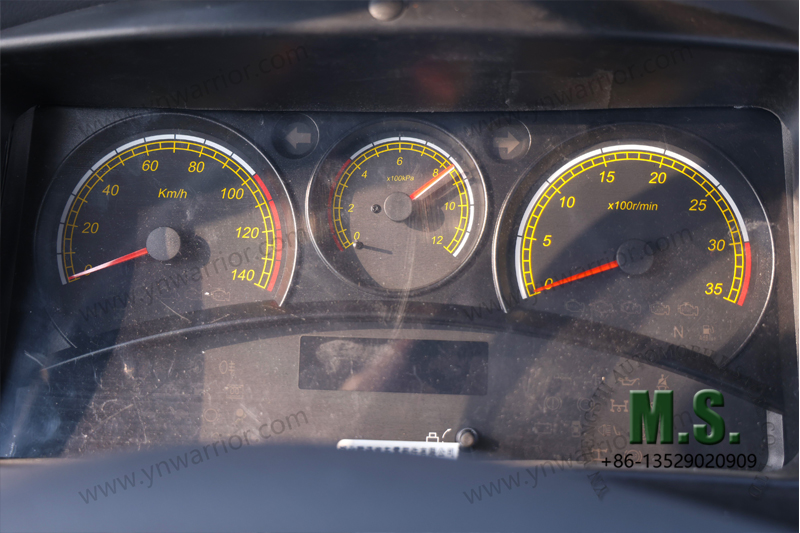 Dongfeng 11-ton {1ton 6x6 off-road ထရပ်ကား တစ်ခုတည်း 