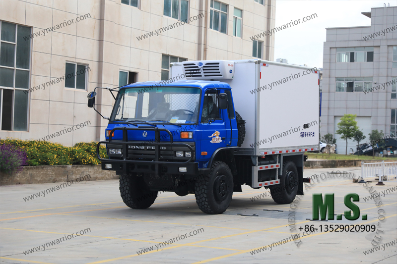 4x4 ရေခဲသေတ္တာသုံးရေခဲသေတ္တာ၏ နောက်ဘက် 