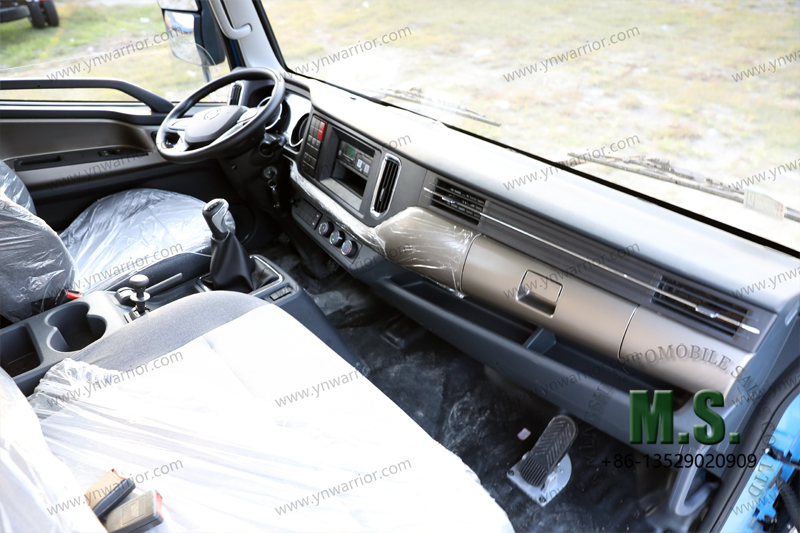 shotgun with brake Pad ကျောင်းကုန်တင်ရထား {T1]} 