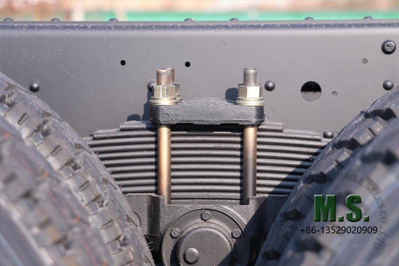 နှင့်အတူ တက္ကစီမျိုးစုံနောက်ဖေးမီးရောင်} 6x6 လမ်းကြမ်းထရပ်ကား {[t1] 