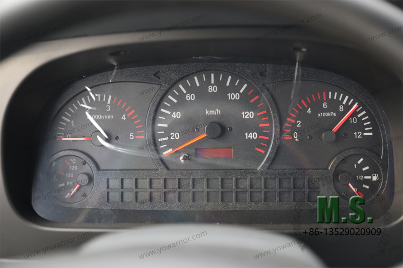 ခေတ်မီတက္ကစီထရပ်ကားကိုယ်ထည်နှင့် တက္ကစီအလတ်စားတူရိယာအကန့် 