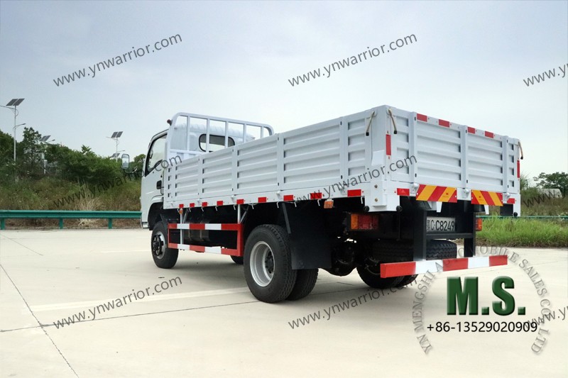 ထောင့်အပြီးတွင် Dongfeng Light Cargo Truck လက် 