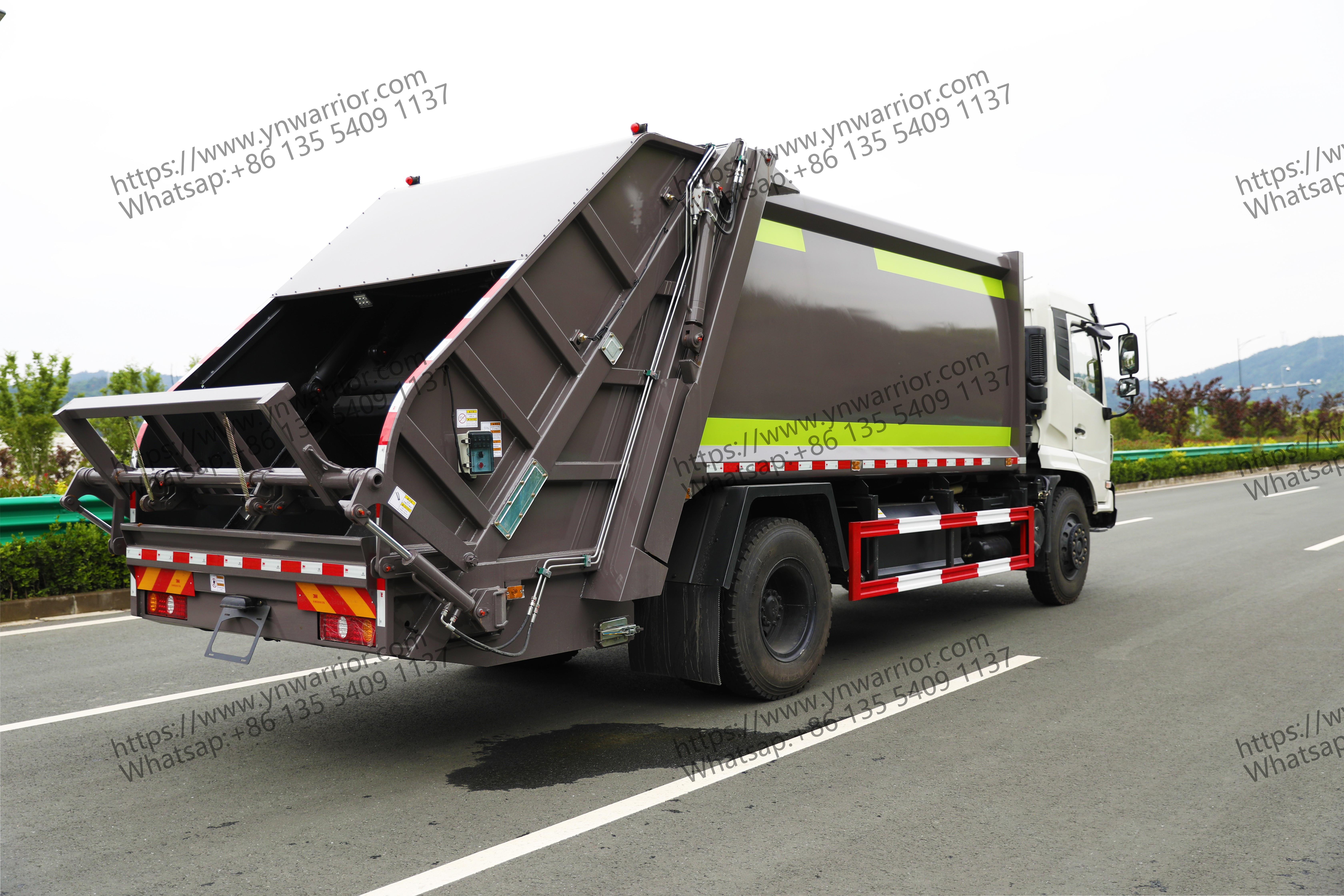 Dongfeng အမှိုက်ငါးထရပ်ကားစက်ရုံတိုက်ရိုက်စက်ရုံ 