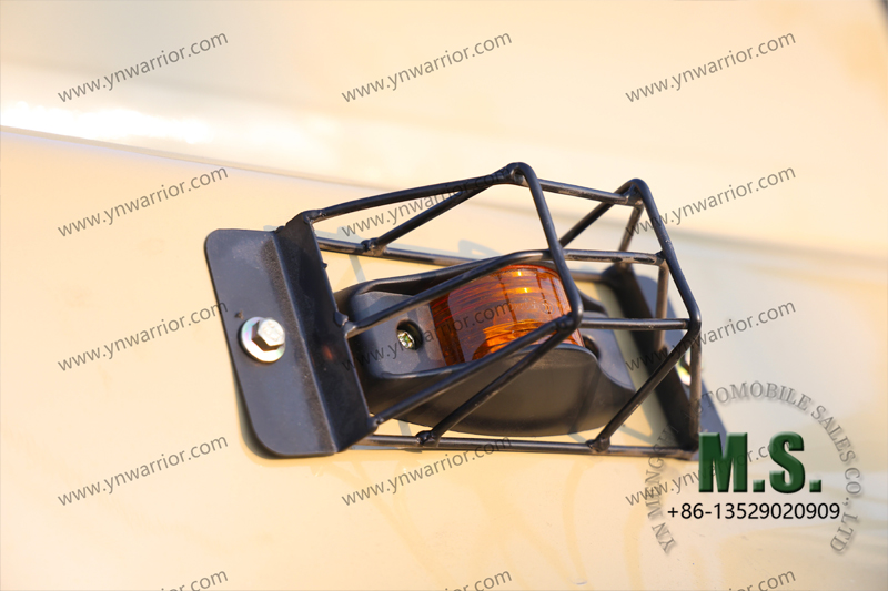 ကိုယ်ထည်နှင့် တက္ကစီရှေ့ခန်း တက္ကစီနှင့် နှာခေါင်းထရပ်ကား ကိုယ်ထည် 