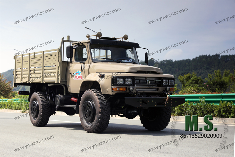 Truck ရိုးရှင်းသောကုန်တင်ကားများသယ်ဆောင်လာသည့်တရုတ် 
