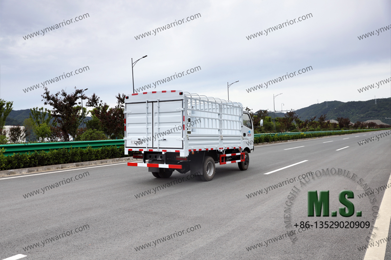 Truck ရှိ Center Center of STAKENT STORE 